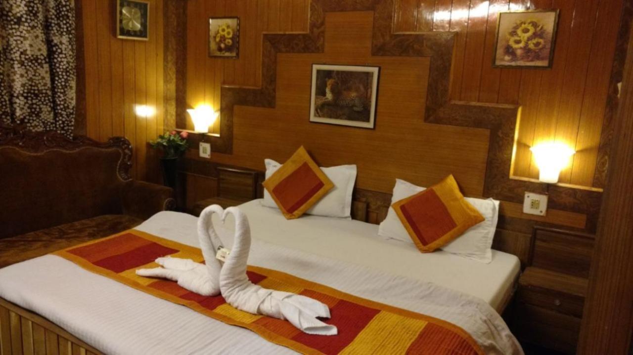 Goroomgo Ankur Lake View Mall Road Nainital - Prime Location With Luxury Room Εξωτερικό φωτογραφία