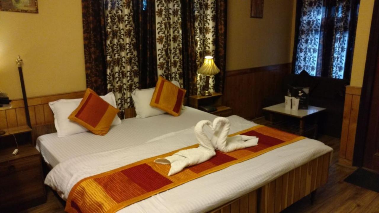 Goroomgo Ankur Lake View Mall Road Nainital - Prime Location With Luxury Room Εξωτερικό φωτογραφία